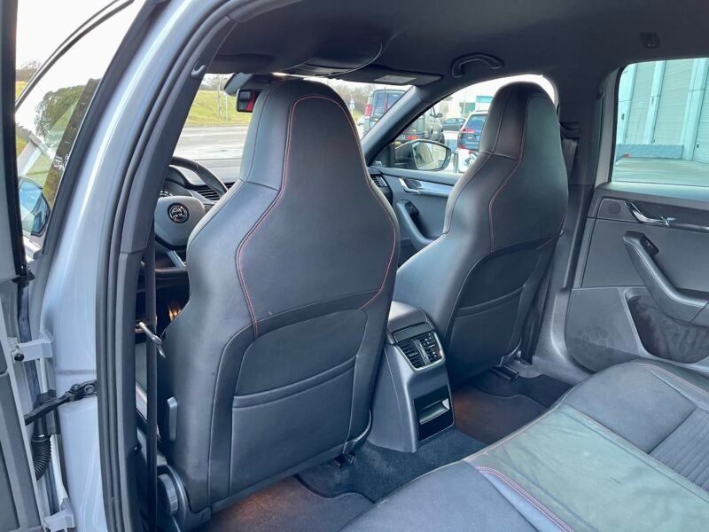 SKODA Octavia RS COMBI TDI DSG 184CV