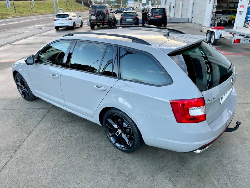 SKODA Octavia RS COMBI TDI DSG 184CV