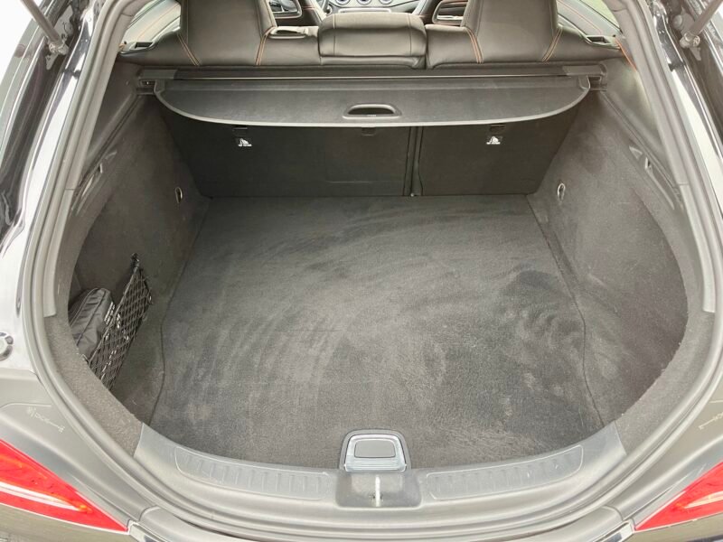 MERCEDES-BENZ CLASE CLA SHOTTING BRAKE 220D ORANGE ART