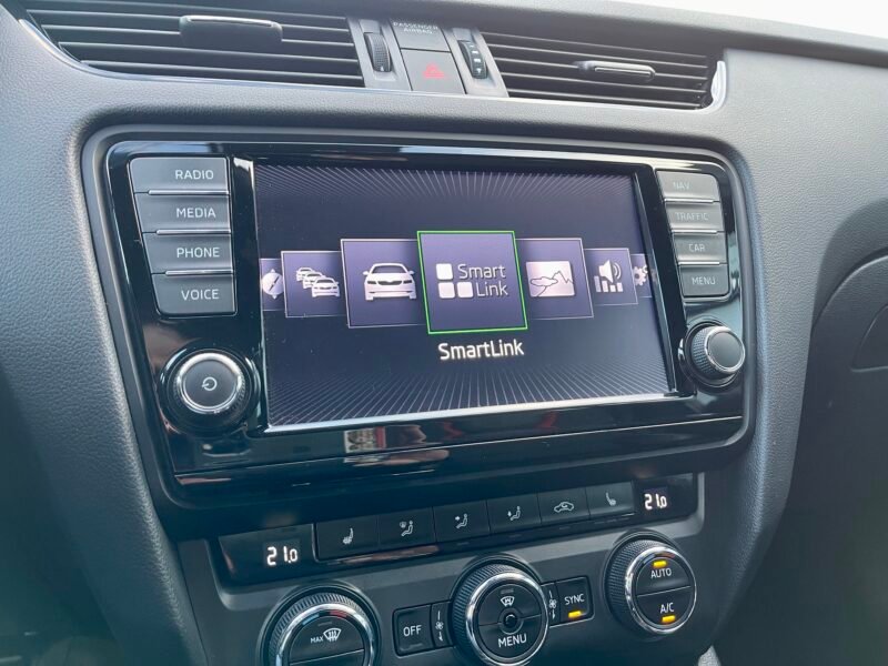 SKODA Octavia RS COMBI TDI DSG 184CV