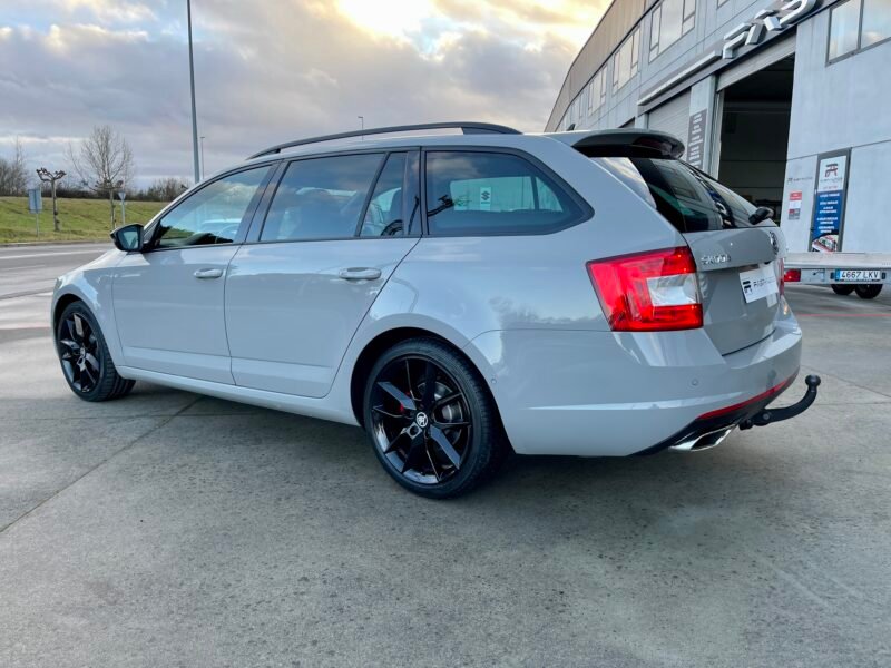 SKODA Octavia RS COMBI TDI DSG 184CV