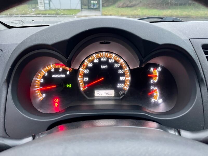 TOYOTA Hilux 2.5d 4D