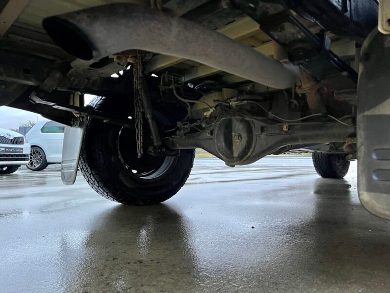 TOYOTA Hilux 2.5d 4D