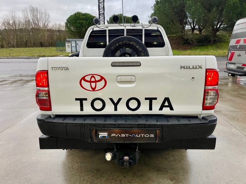TOYOTA Hilux 2.5d 4D