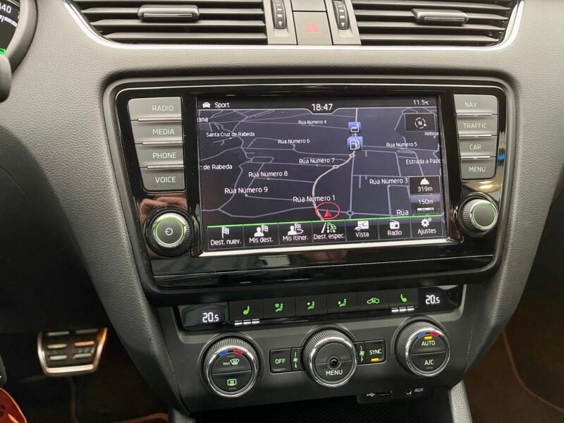 SKODA Octavia combi v-RS 2.0 TDI DSG V-RS