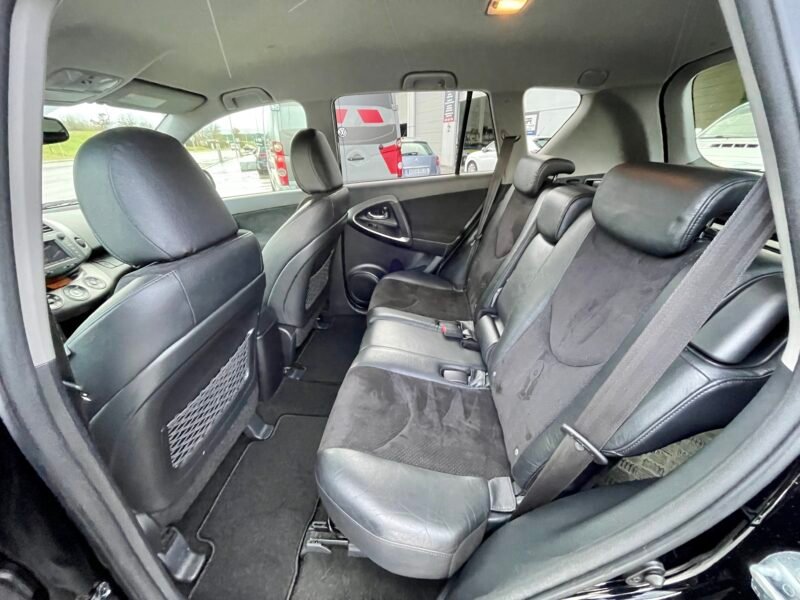 TOYOTA RAV4 D4d EXECUTIVE 4×4