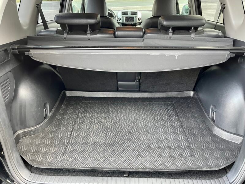 TOYOTA RAV4 D4d EXECUTIVE 4×4