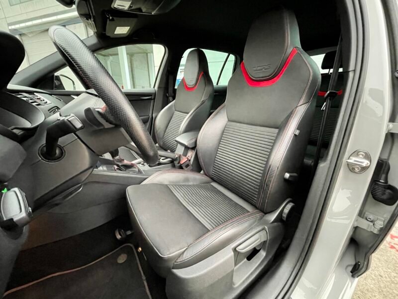 SKODA Octavia combi v-RS 2.0 TDI DSG V-RS