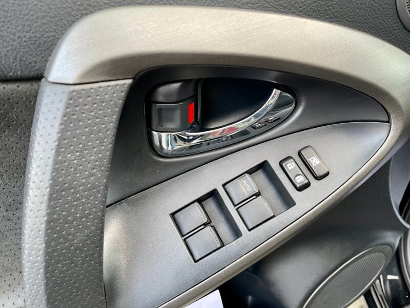 TOYOTA RAV4 D4d EXECUTIVE 4×4