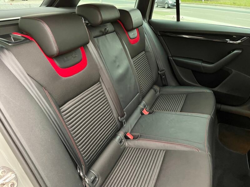 SKODA Octavia combi v-RS 2.0 TDI DSG V-RS