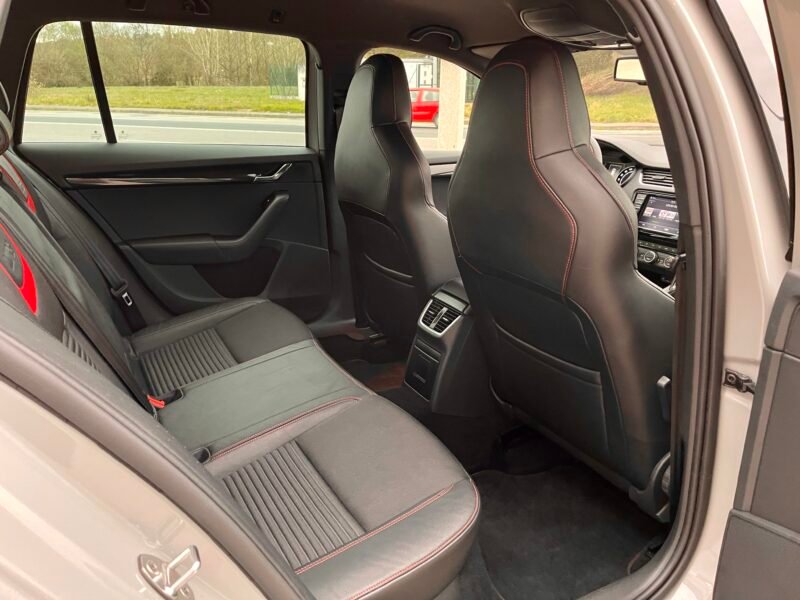 SKODA Octavia combi v-RS 2.0 TDI DSG V-RS