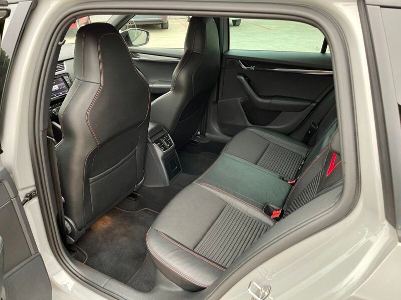 SKODA Octavia combi v-RS 2.0 TDI DSG V-RS