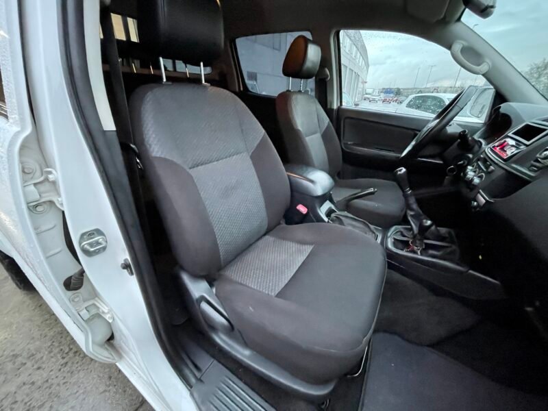 TOYOTA Hilux 2.5d 4D