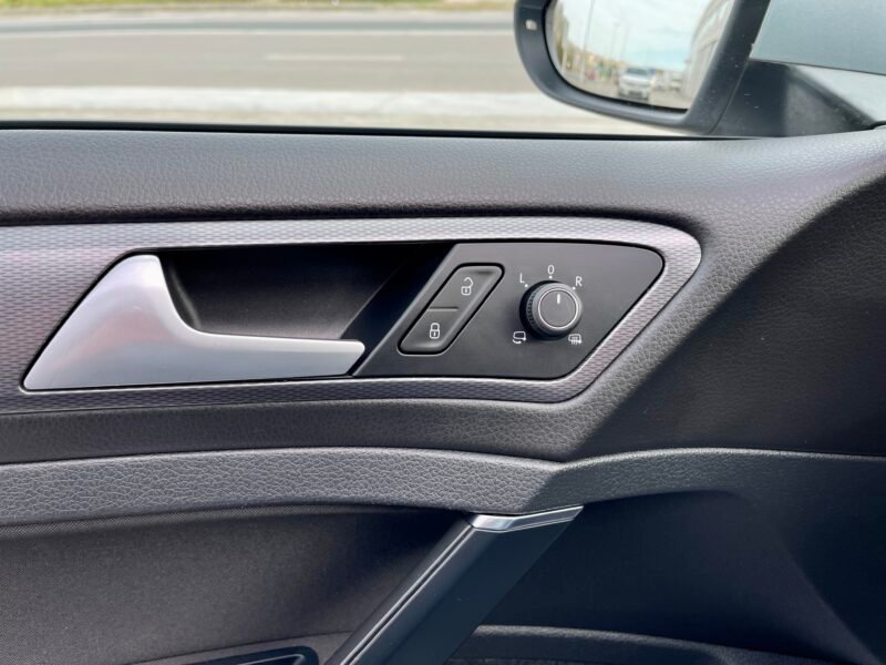 VOLKSWAGEN Golf 7 2.0 TDI 150CV BMT LOUNGE 5p.