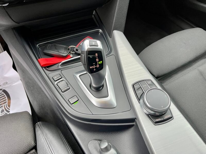 BMW SERIE 3 GT 318dA SPORT LINE