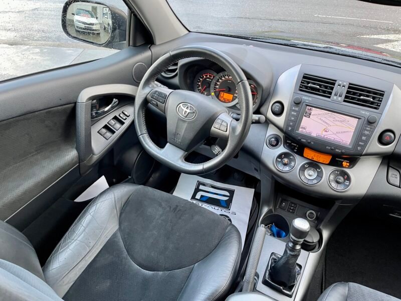 TOYOTA RAV4 D4d EXECUTIVE 4×4