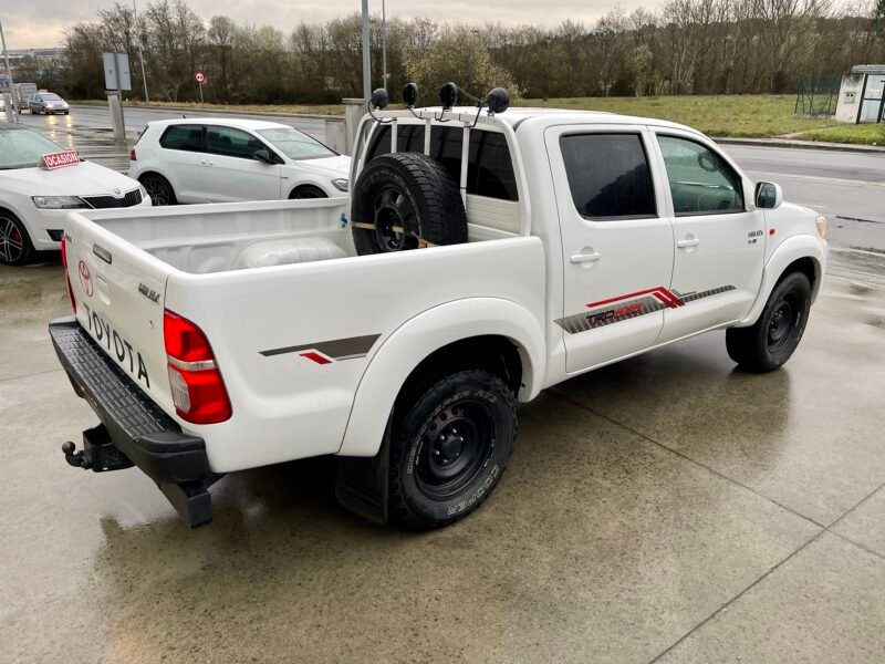 TOYOTA Hilux 2.5d 4D