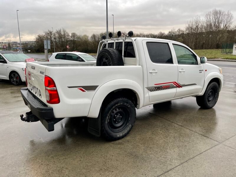 TOYOTA Hilux 2.5d 4D