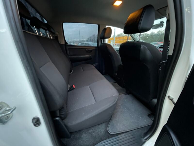 TOYOTA Hilux 2.5d 4D