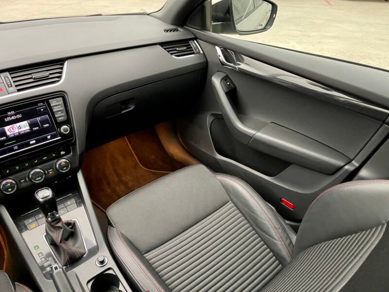 SKODA Octavia combi v-RS 2.0 TDI DSG V-RS