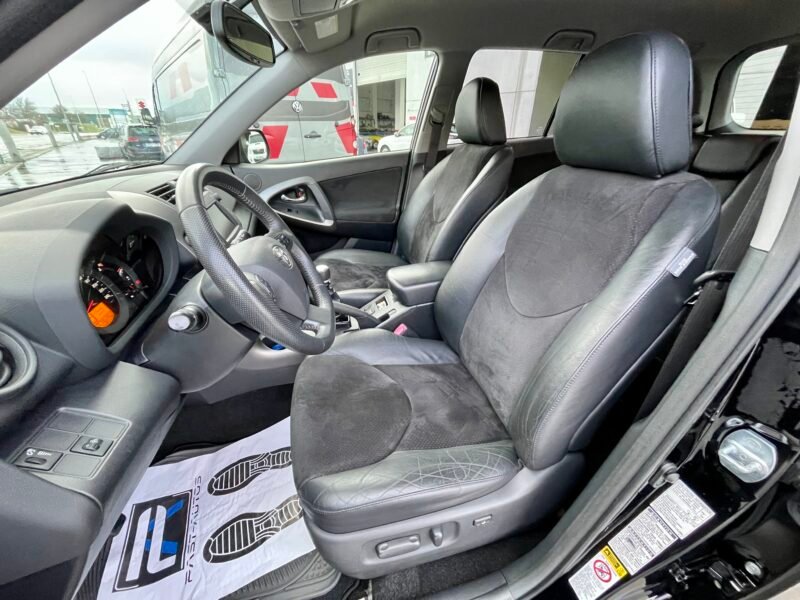 TOYOTA RAV4 D4d EXECUTIVE 4×4