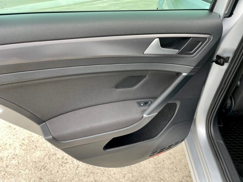 VOLKSWAGEN Golf 7 2.0 TDI 150CV BMT LOUNGE 5p.