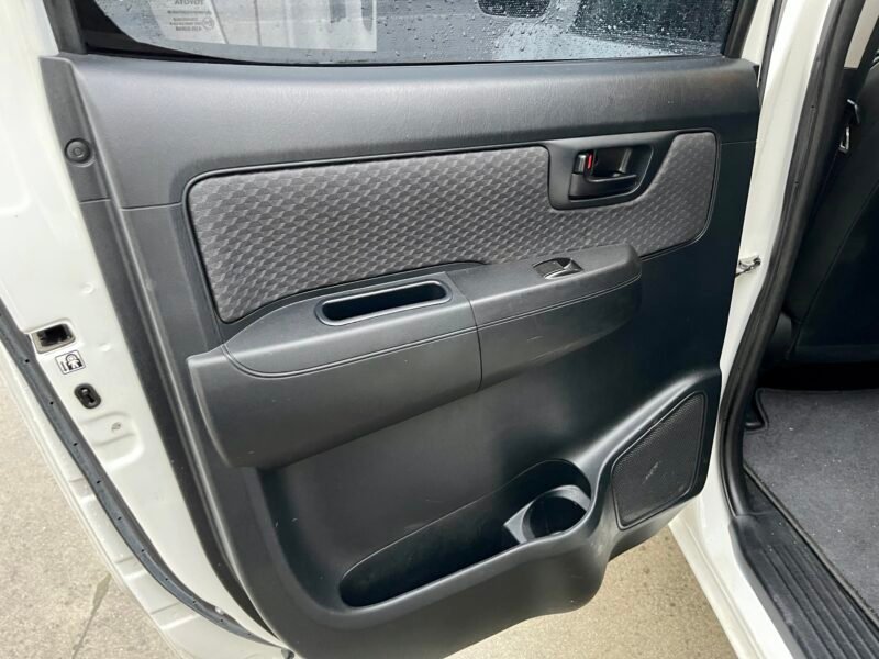 TOYOTA Hilux 2.5d 4D