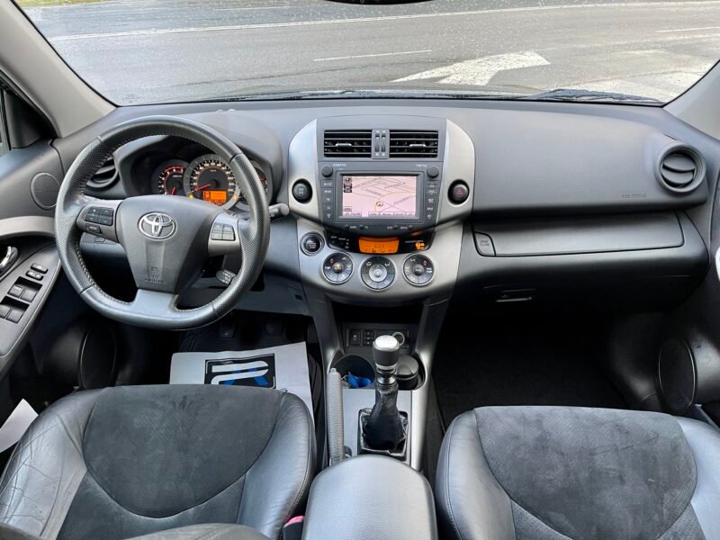 TOYOTA RAV4 D4d EXECUTIVE 4×4