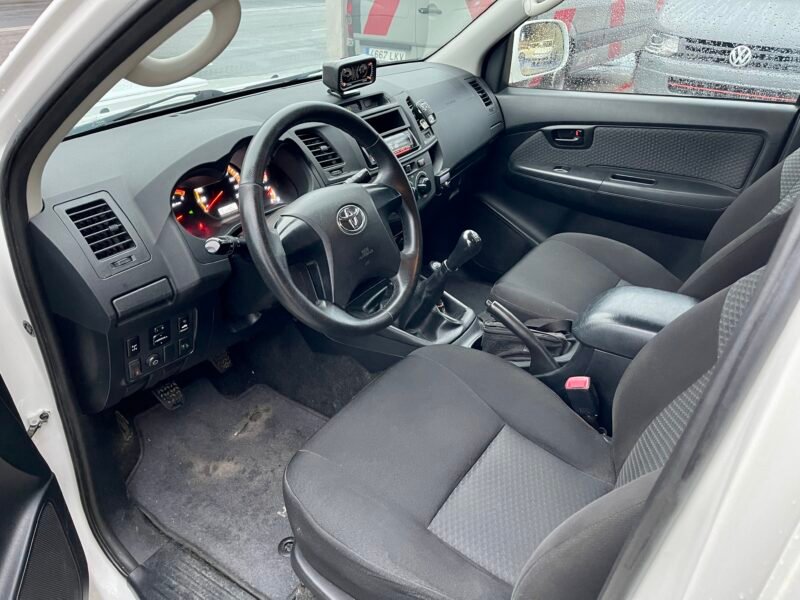 TOYOTA Hilux 2.5d 4D