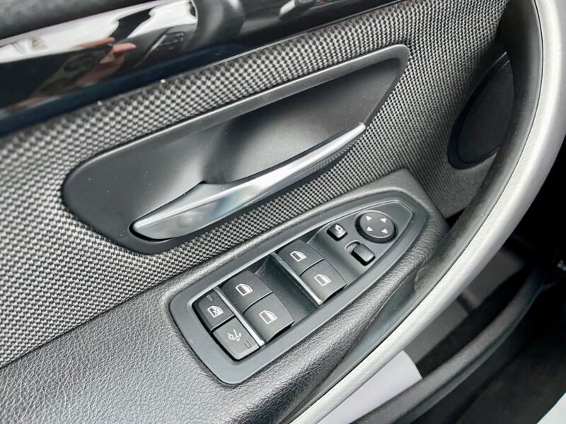 BMW SERIE 3 GT 318dA SPORT LINE