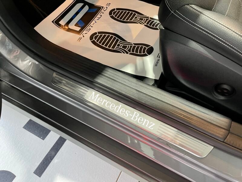 MERCEDES-BENZ CLASE GLA 220 CDI URBAN