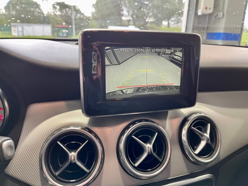 MERCEDES-BENZ CLASE GLA 220 CDI URBAN