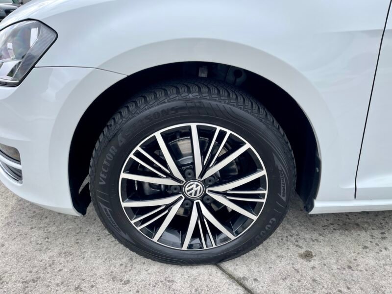 VOLKSWAGEN Golf 7 1.6 TDI DSG ALLSTAR