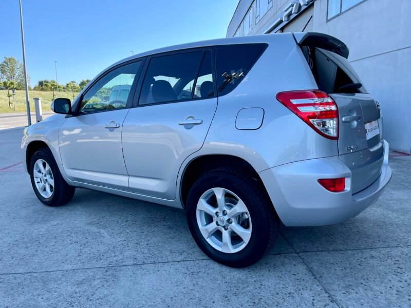 TOYOTA RAV4 D4d 2.2 D4-d ADVANCE