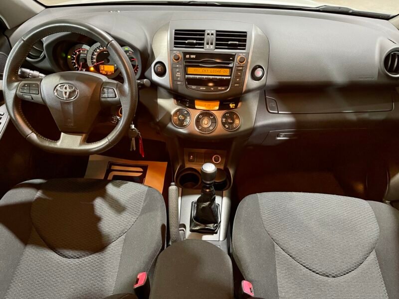 TOYOTA RAV4 D4d 4×4 2.2 D4-d ADVANCE