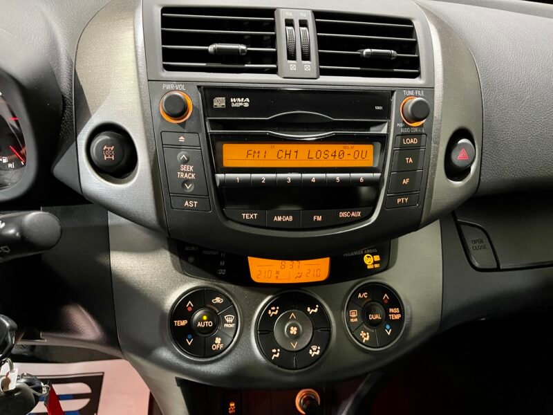 TOYOTA RAV4 D4d 4×4 2.2 D4-d ADVANCE