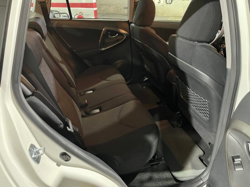 TOYOTA RAV4 D4d 4×4 2.2 D4-d ADVANCE