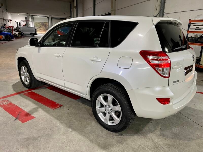 TOYOTA RAV4 D4d 4×4 2.2 D4-d ADVANCE