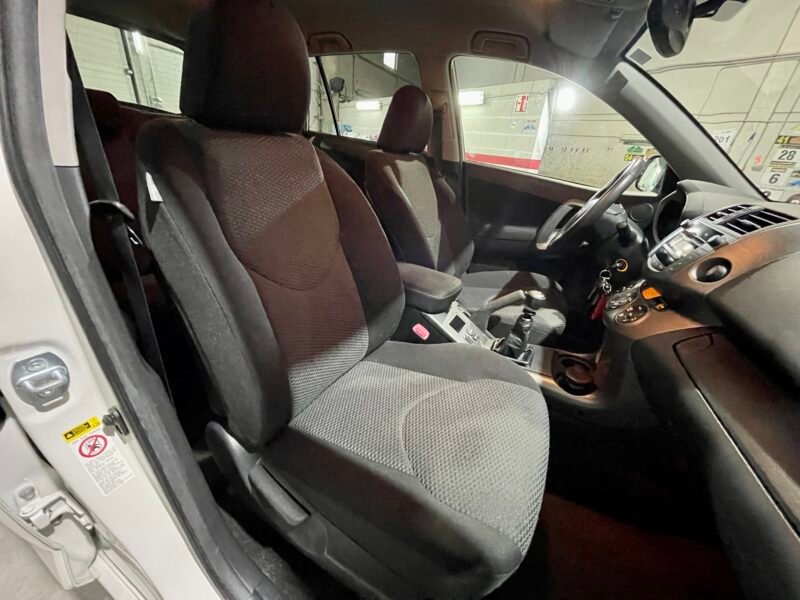 TOYOTA RAV4 D4d 4×4 2.2 D4-d ADVANCE