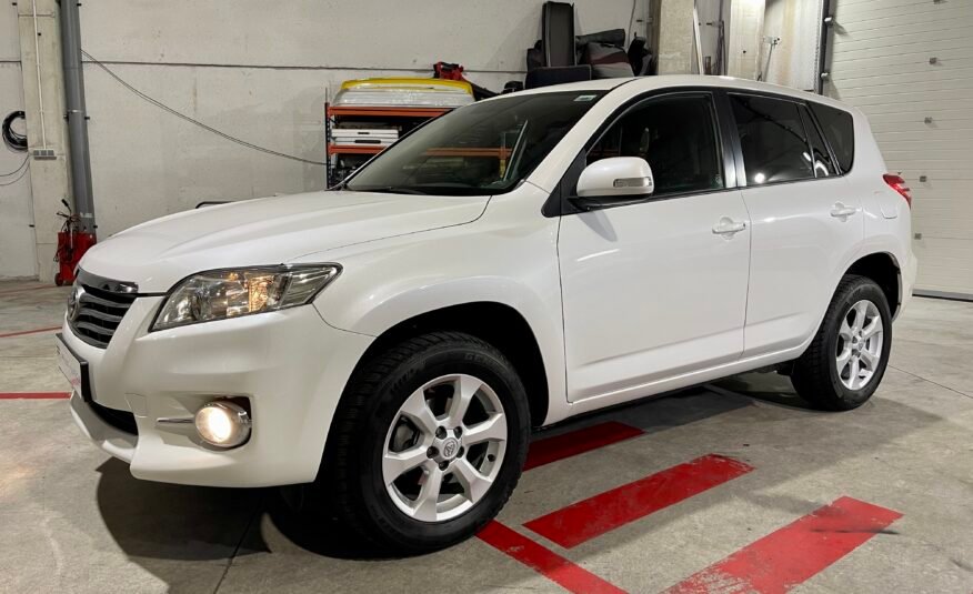 TOYOTA RAV4 D4d 4×4 2.2 D4-d ADVANCE