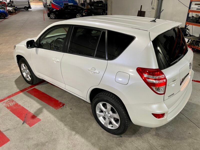 TOYOTA RAV4 D4d 4×4 2.2 D4-d ADVANCE