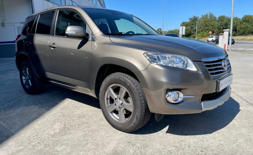 TOYOTA RAV4 D4d 4×4 2.2 D4-d EXECUTIVE