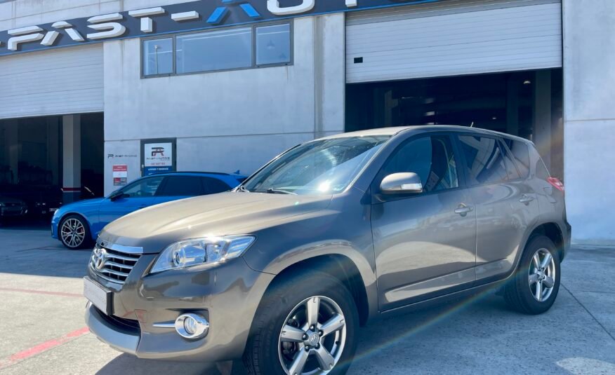 TOYOTA RAV4 D4d 4×4 2.2 D4-d EXECUTIVE