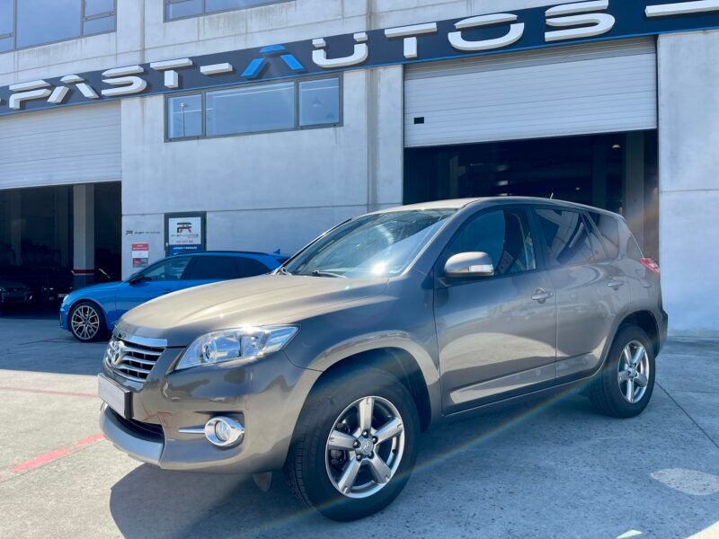 TOYOTA RAV4 D4d 4×4 2.2 D4-d EXECUTIVE