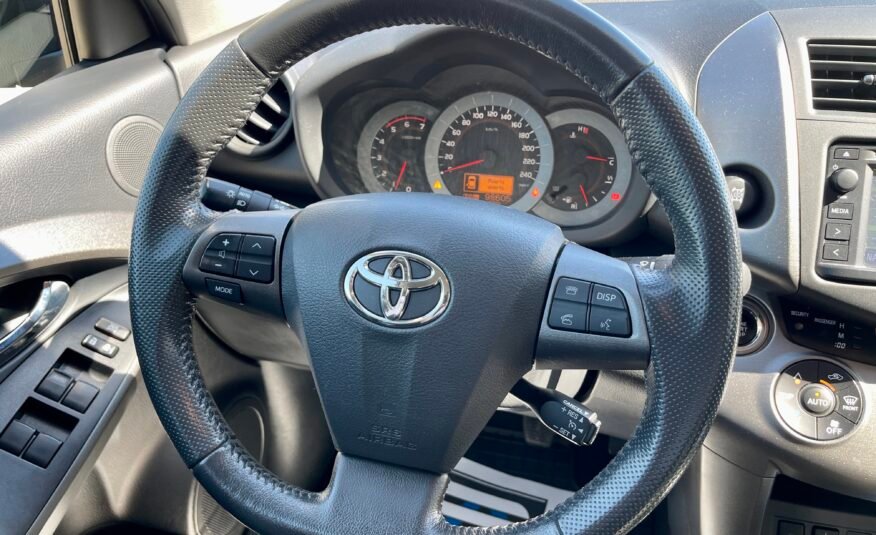 TOYOTA RAV4 D4d 4×4 2.2 D4-d EXECUTIVE