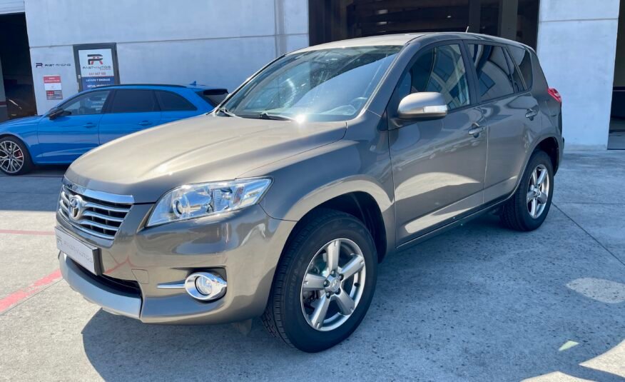 TOYOTA RAV4 D4d 4×4 2.2 D4-d EXECUTIVE