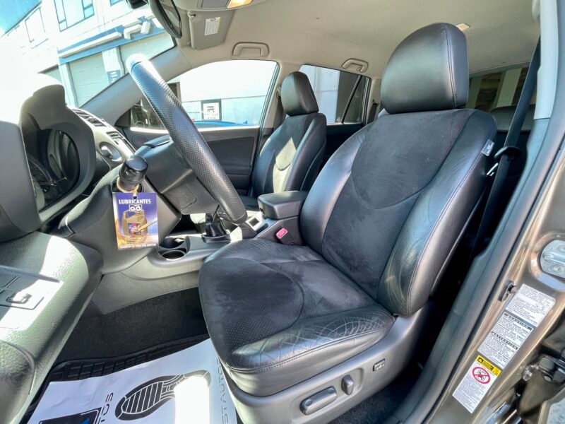 TOYOTA RAV4 D4d 4×4 2.2 D4-d EXECUTIVE