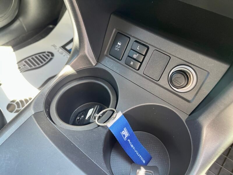 TOYOTA RAV4 D4d 4×4 2.2 D4-d EXECUTIVE