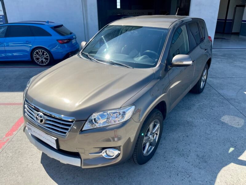 TOYOTA RAV4 D4d 4×4 2.2 D4-d EXECUTIVE