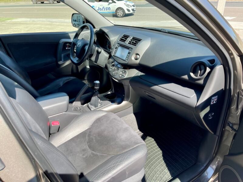 TOYOTA RAV4 D4d 4×4 2.2 D4-d EXECUTIVE